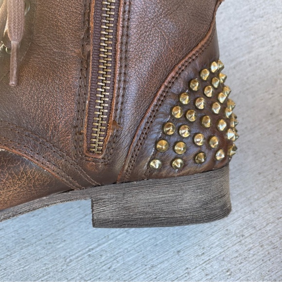 Steve Madden Distressed Brown Leather Mid-Calf Boots Gold Studs 8.5 - Picture 9 of 12